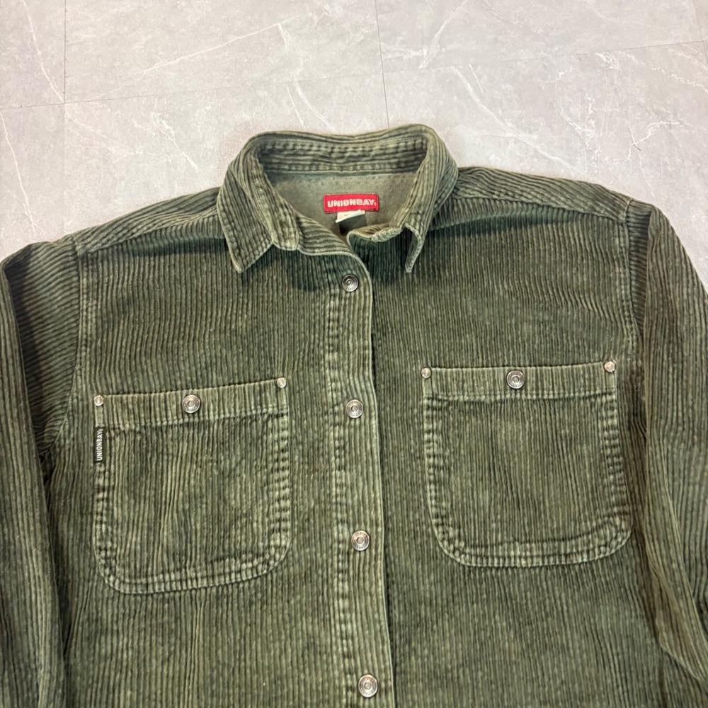 Unionbay Mens Vintage Olive Green Corduroy Button Down Shirt Medium Long Sleeve - Picture 2 of 6